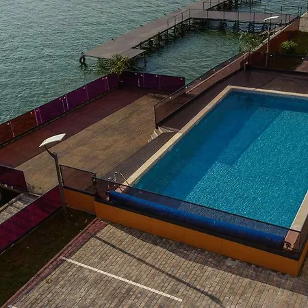 Beach Vibe Apartment, Sophia 2 Apartment Mamaia